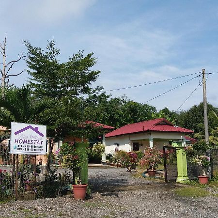 Dhia Irdina Homestay Paya Rewak Exterior foto