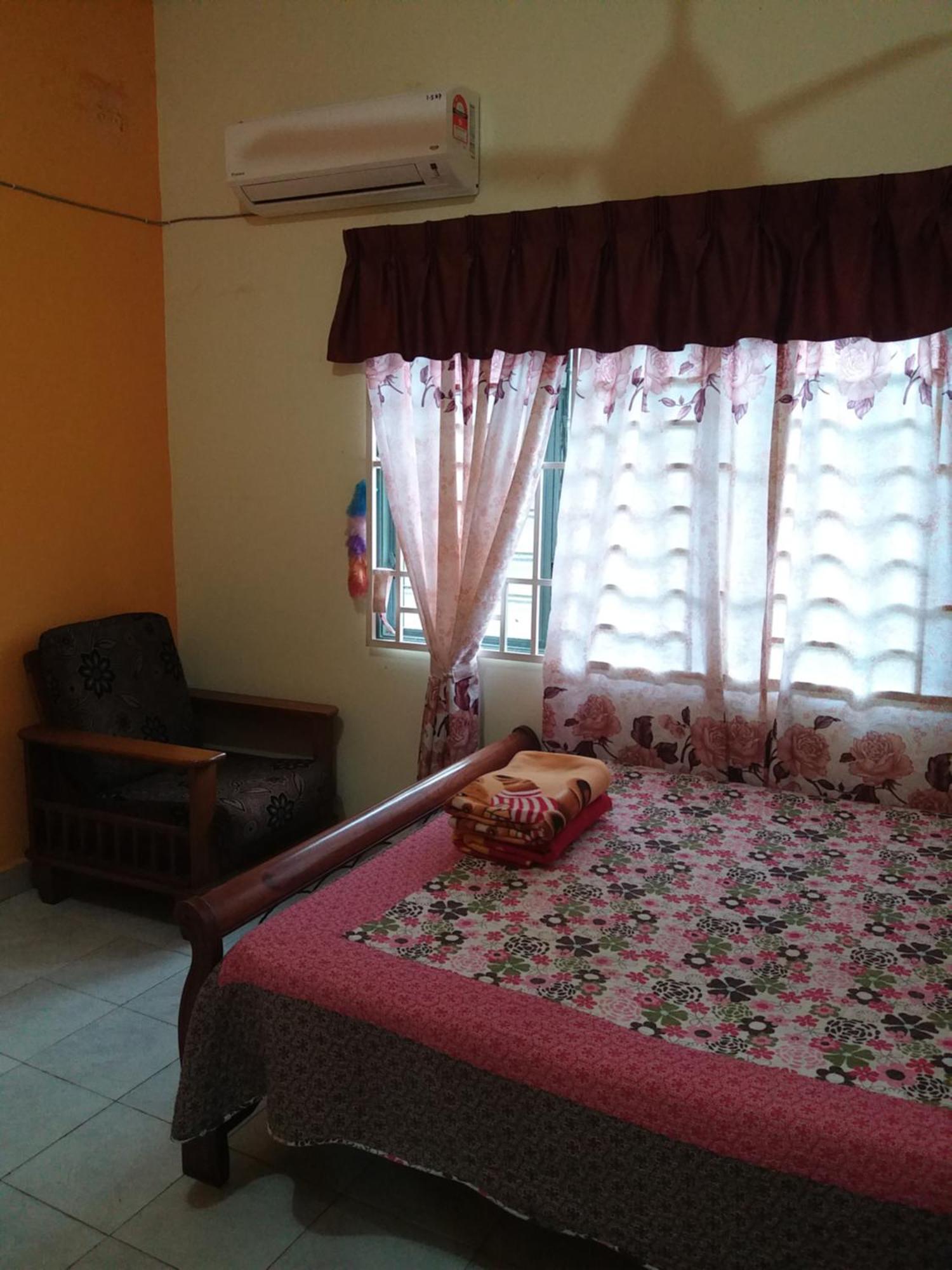 Dhia Irdina Homestay Paya Rewak Exterior foto